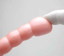 硬いボールを柔らかいソフト樹脂でカバー。