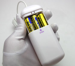 単3電池×6本使用のバッテリーボックス。<br>電池は本商品に含まれていません。