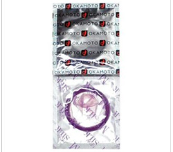ビジュアルもオシャレ！カラーは紫ですが薄く密着性が高い！