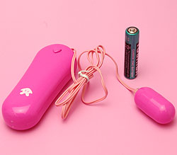 開封してみました。<br>可愛いデザインで人気。単4電池付属です。