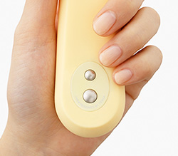 先端と中央部の振動を操作する上下のスイッチ！長押しでON/OFF