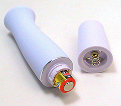 別売りの単3ｘ1をセットします。