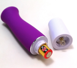 別売りの単3ｘ1をセットします。