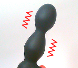 2段形状のプラグでアナル内部を圧迫！