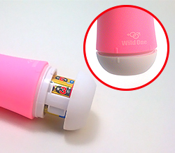 別売りの単3ｘ4をセット。蓋はラインと合わせて取り外しをしてください。