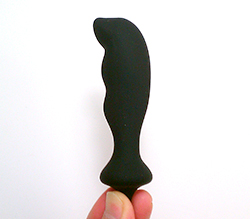 前立腺を圧迫する日本人サイズの形状です。