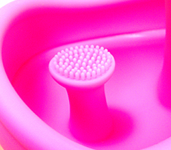 ピンポイントで振動し、クリトリスへダイレクトな振動を伝えます。