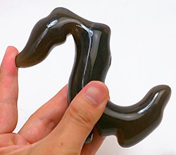 うねうね枚打つ特徴的なヘッドが壁を擦りながら奥の奥まで刺激！