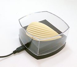 ケースのままから充電ができます。120分充電/60分の稼働時間。