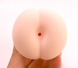 まだ開発されていない狭い穴！アナルのシワも再現！