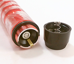 単4電池×2をセットします。