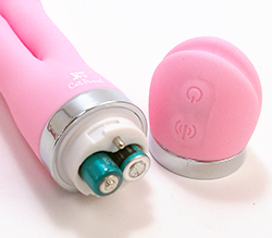 単4電池×2をセットします。