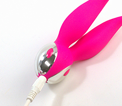 約1.5～2時間で充電が完了し連続使用は約90分