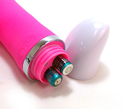 単4ｘ2をセットします。電池は別売りとなっております。