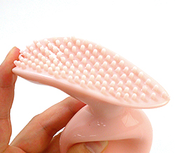 短めのイボがビッシリ！広い範囲で振動を伝えます。