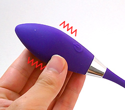 ローターは電源を長押しして電源を入れてから使用します。