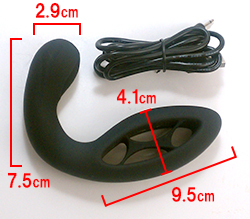 本体サイズと付属のＵＳＢケーブルです。