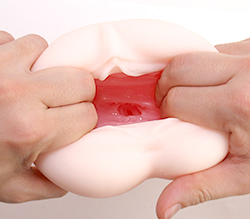 奥に行くほど狭くなる膣道がギュギュッと締め付け、たかしょーのポテンシャルの高さが十分にわかる仕様となっています。