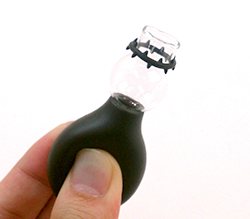 装着方法はこのようにポンプの吸引口にリングを引っ掛けて・・・