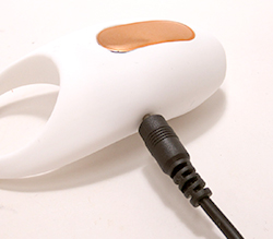 側面に充電口が付いています！