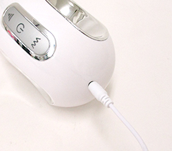 本体の底面に充電口が付いています！