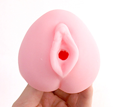 大きなびらびらとクリトリスがエッチな挿入口！