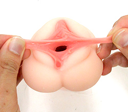 ふしだらな小陰唇が資格から股間を熱くする！
