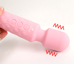 フレキシブルに曲がるヘッドは振動を与えたい部分にフィット！