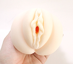 色白美肌の入り口をリアル再現。