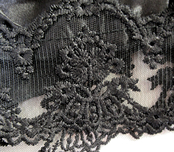 高級感のあるゴージャス刺繍です。