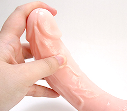 ベタつきが少ない高品質高弾力な肉厚エラストマー素材。