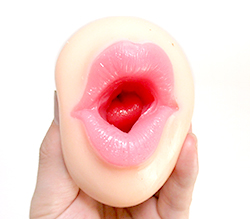 口を開けた時の舌の見え方が半端なくエロいです！