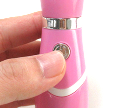 電源ボタンです。バイブ初体験にも扱いやすい3段階の振動強弱付き。