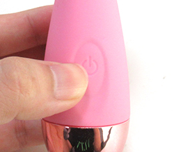 電源ボタンを長押しすると振動がスタートします。
