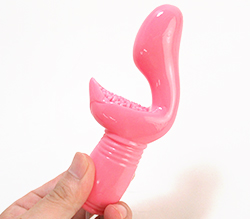 ソフトな素材で膣にフィットして奥へと吸い付いていきます。