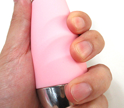 持ち易さにもこだわったグリップフィット形状