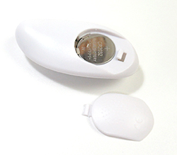 ボタン電池CR2032付属。
