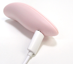 コントローラーの充電時間は約90分です。