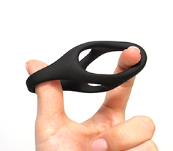 弾力性がある素材ではずれにくい！