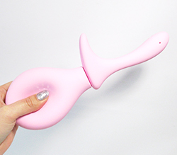 ポンプが柔らかいので軽く押すだけで噴射可能☆