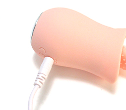 充電時間90分で約60分の連続使用。