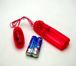 開封してみました。<br>単3電池2本付属です。